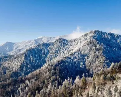 Stunning photo of the Smoky Mountains winter weather at Mount LeConte.