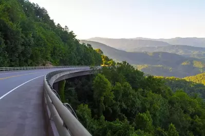 the foothills parkway in the summer