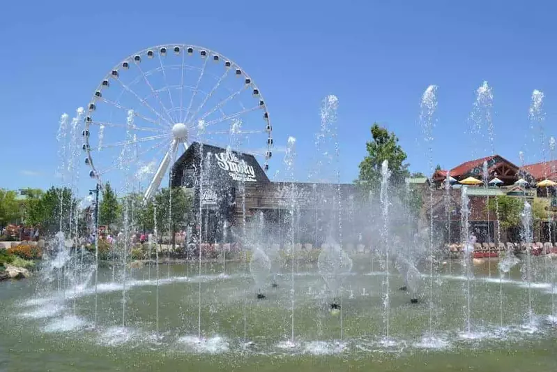 Island Show Fountain is one of the best free things to do in Pigeon Forge