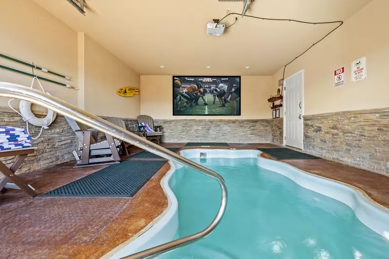 Property image, Exterior, of Legends Pool Lodge