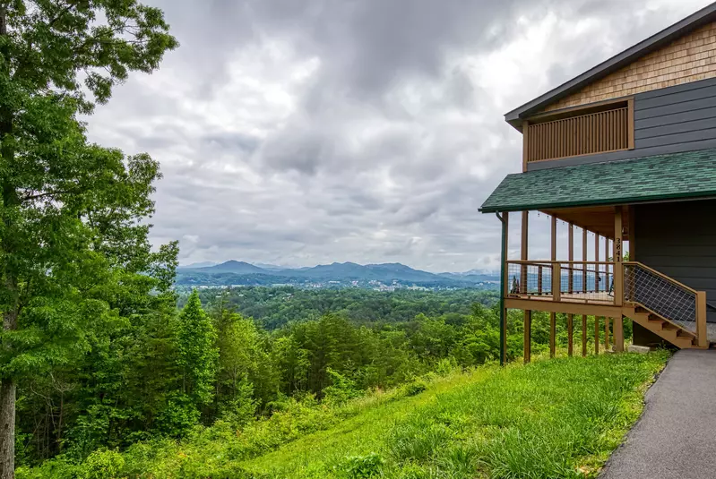 Mountown Moments Vista overlooking Pigeon Forge and the Great Smoky Mountains