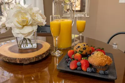 NEW-Prime Location King Retreat-Mt. LeConte View!