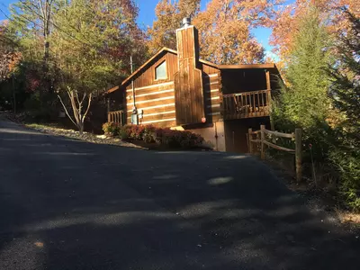 Leroy's Quiet and Cozy Cabin