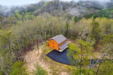 New! Private/2 King Suites/Hot tub/Family Games/1.5 Acres