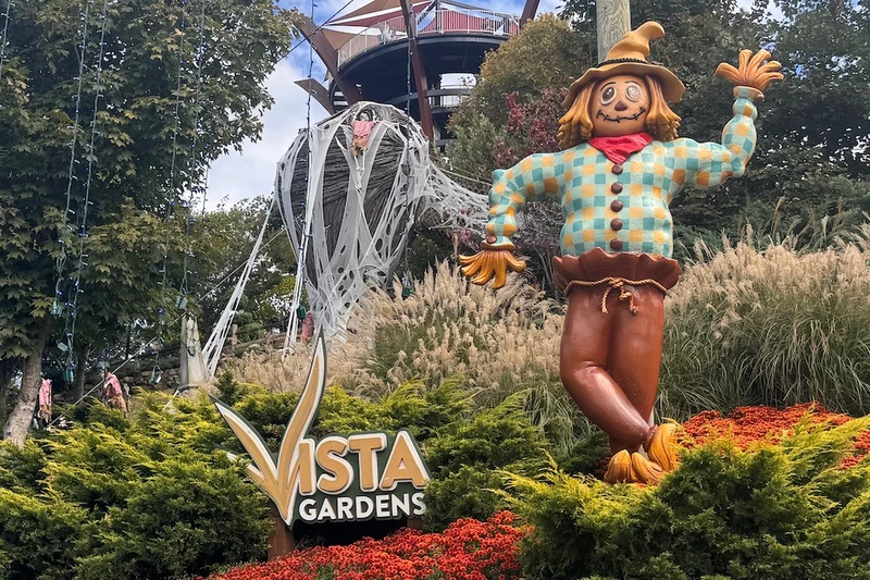 Anakeesta fall decorations