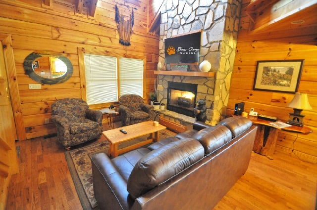 Black Bear Crossing - Pigeon Forge Cabins - Sleeps 1-6 - Bear Camp