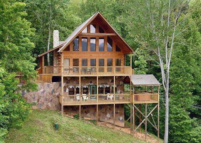 4 Benefits of Booking Large Gatlinburg Cabin Rentals for ...