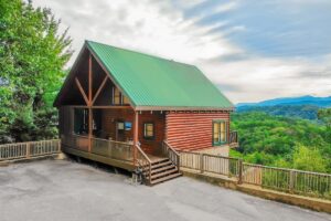 Majestic Horizon honeymoon cabin