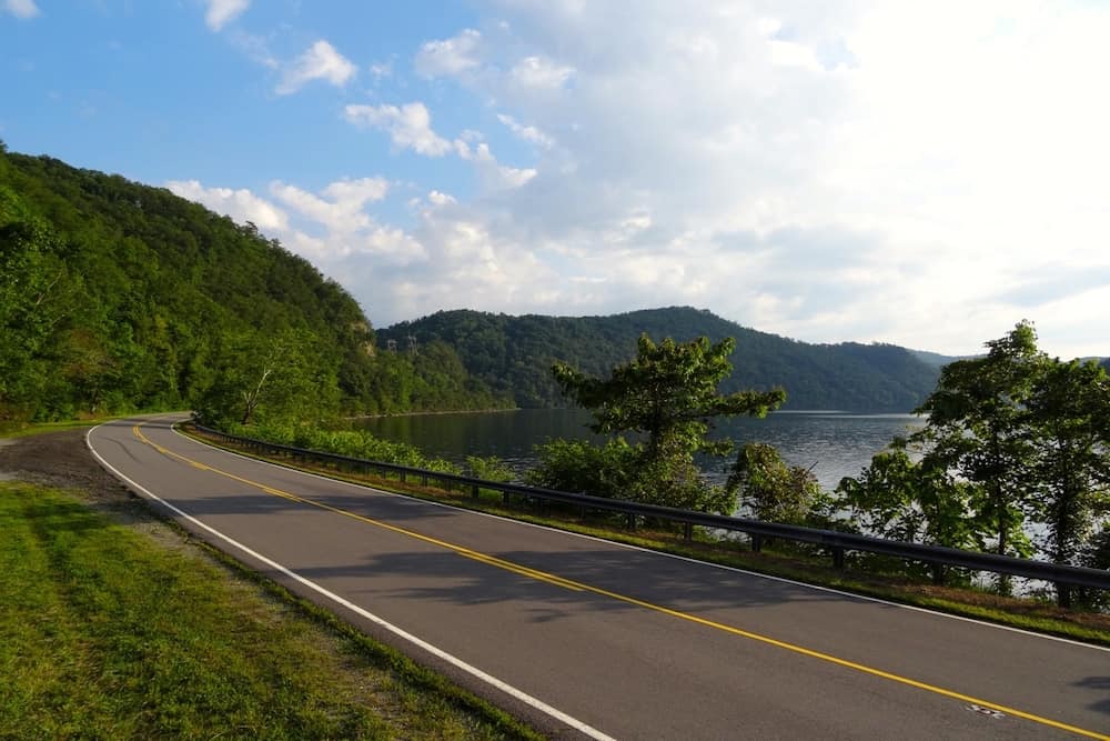 A Motorcyclist’s Guide to Tail of the Dragon and Other Smoky Mountain 