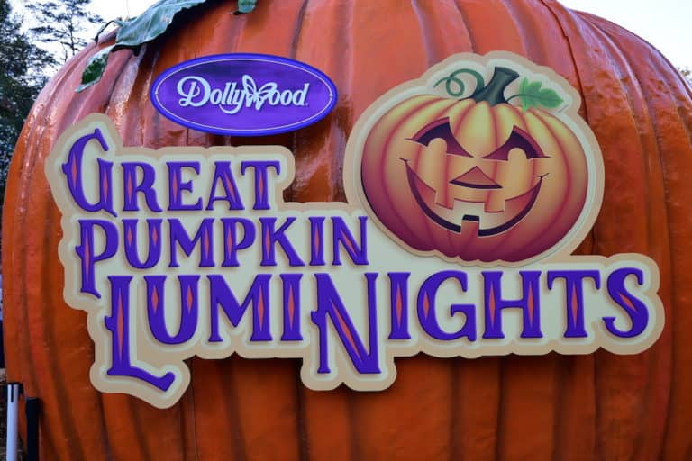 4 Fun Things To Do in Dollywood This Fall