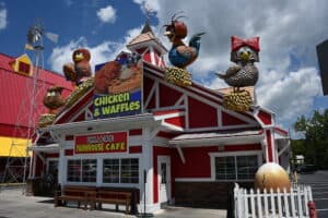 Frizzle Chicken Cafe in Pigeon Forge