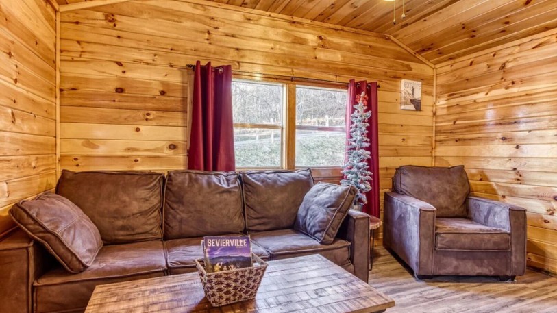 Hummingbird Cabin - Glamping - Sleeps 1-6 - Birds Creek Campground