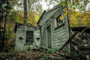 dilapidated cottage in Elkmont Ghost Town