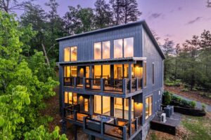 Dolly's Splash Pad Cabin