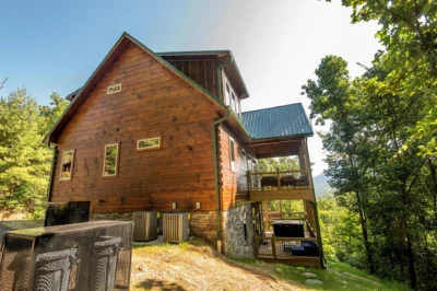 Bear Tracks Lodge